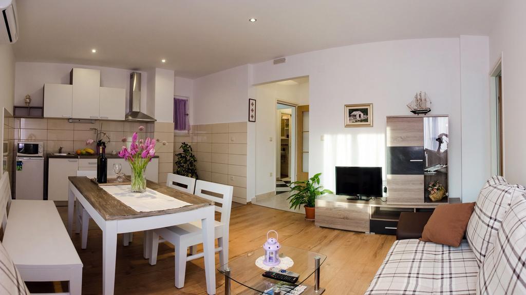 Olive Garden Apartments Cilipi Room photo